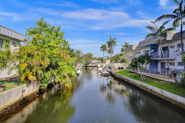 1860 Venice Park Dr 213, North Miami, FL 33181