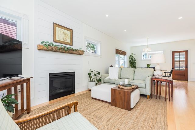 57 Sherburne Avenue, Portsmouth, NH 03801