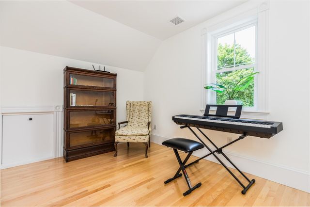 57 Sherburne Avenue, Portsmouth, NH 03801