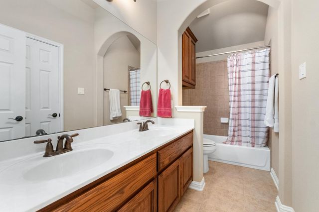 161 Serene Hollow LN, Buda, TX 78610