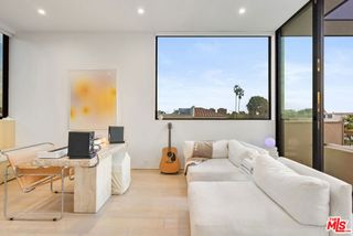 1704 Granville Avenue, Los Angeles, CA 90025