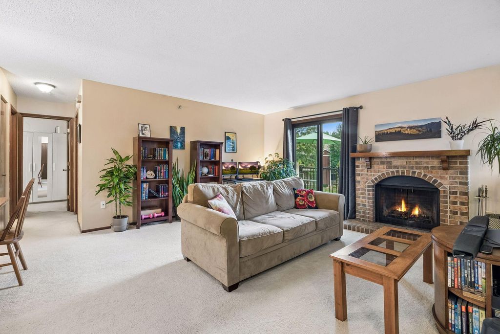 1015 Rae Drive 8, Richfield, MN 55423 — exterior
