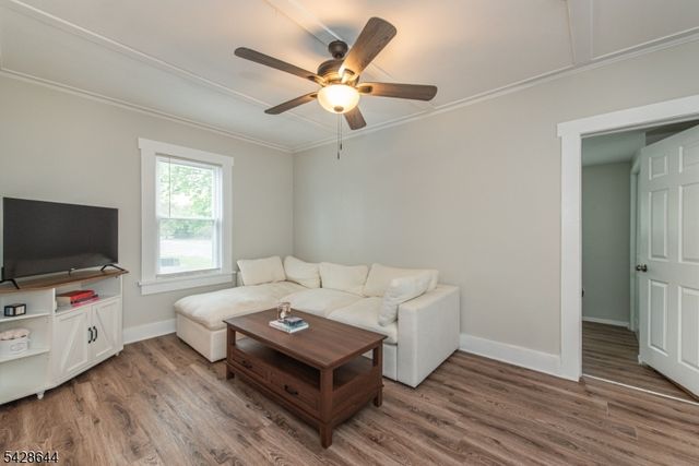 83 Westville Ave, Caldwell Boro Twp., NJ 07006