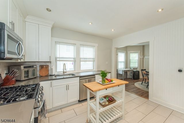 83 Westville Ave, Caldwell Boro Twp., NJ 07006