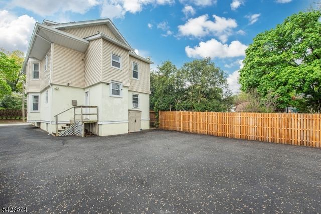 83 Westville Ave, Caldwell Boro Twp., NJ 07006