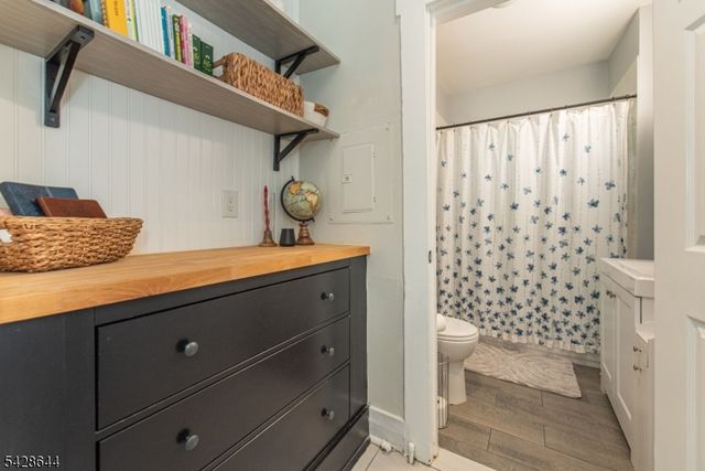 83 Westville Ave, Caldwell Boro Twp., NJ 07006