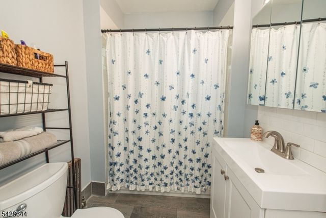 83 Westville Ave, Caldwell Boro Twp., NJ 07006