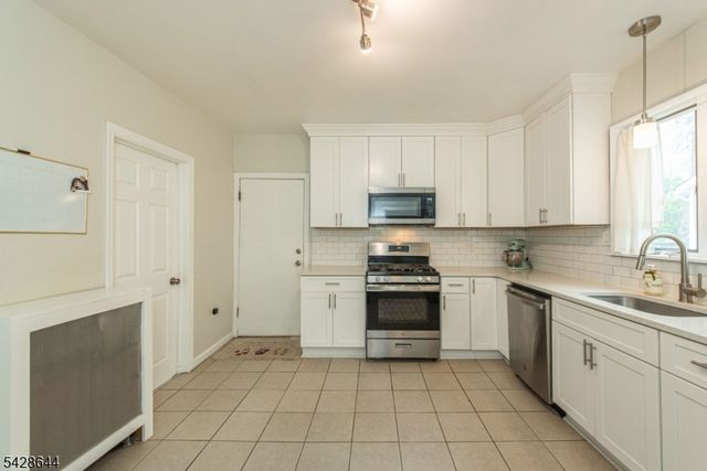 83 Westville Ave, Caldwell Boro Twp., NJ 07006