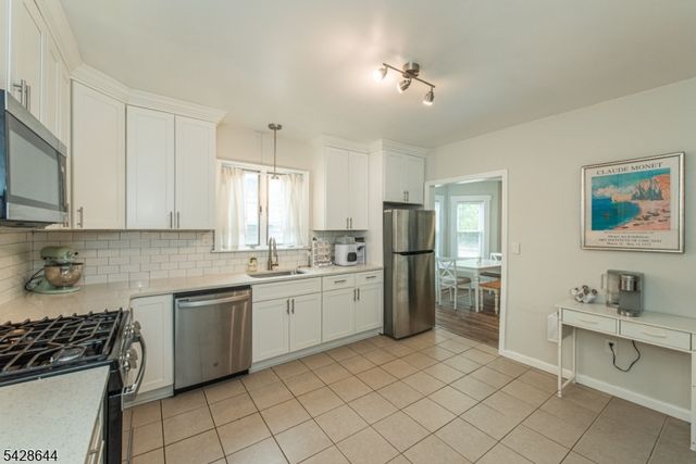 83 Westville Ave, Caldwell Boro Twp., NJ 07006