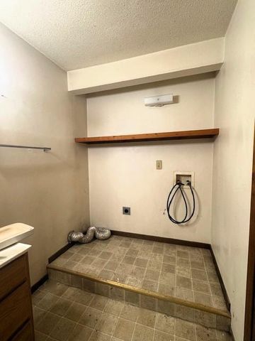 623 E Adams Avenue, Mahnomen, MN 56557