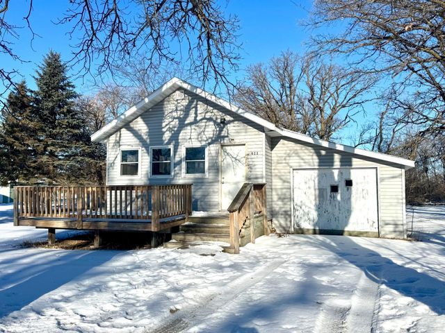 623 E Adams Avenue, Mahnomen, MN 56557