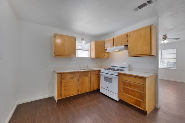 130 Westway Drive, Terrell, TX 75160