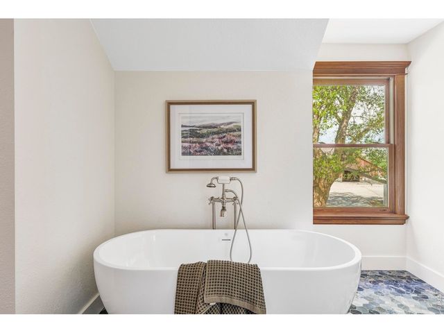 7410 N 83rd St, Niwot, CO 80503