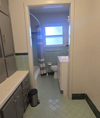 2018 Van Cleave Drive, Dallas, TX 75216