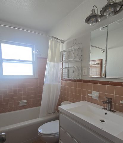 2018 Van Cleave Drive, Dallas, TX 75216