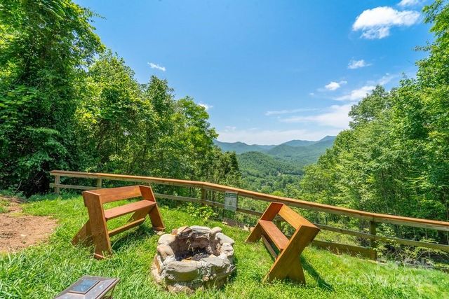 561 Signal Ridge, Sylva, NC 28779