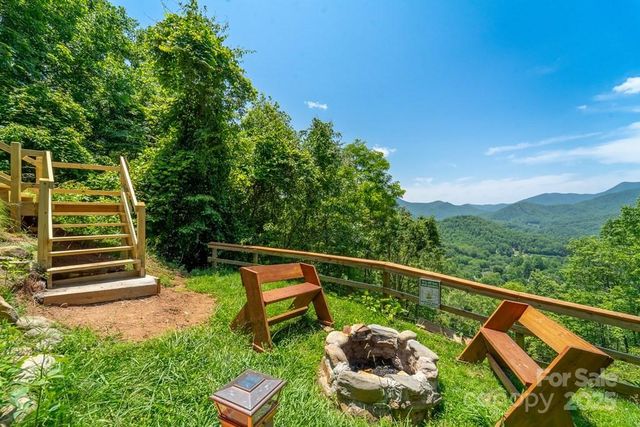 561 Signal Ridge, Sylva, NC 28779