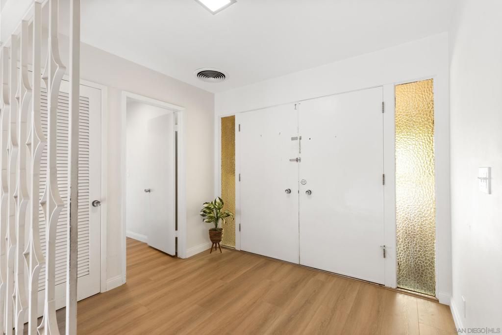 Image 11 of property listing at 13941 Sagewood Dr, Poway, CA 92064