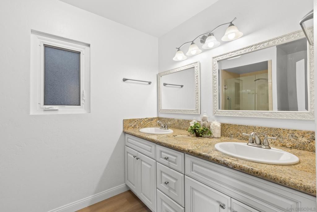 Image 14 of property listing at 13941 Sagewood Dr, Poway, CA 92064