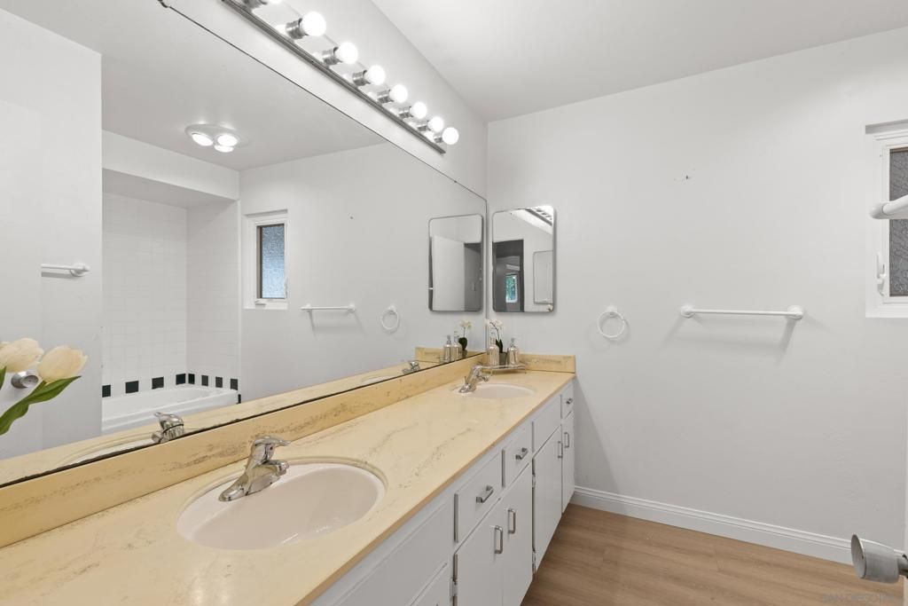 Image 18 of property listing at 13941 Sagewood Dr, Poway, CA 92064