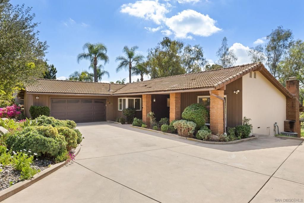 Image 29 of property listing at 13941 Sagewood Dr, Poway, CA 92064
