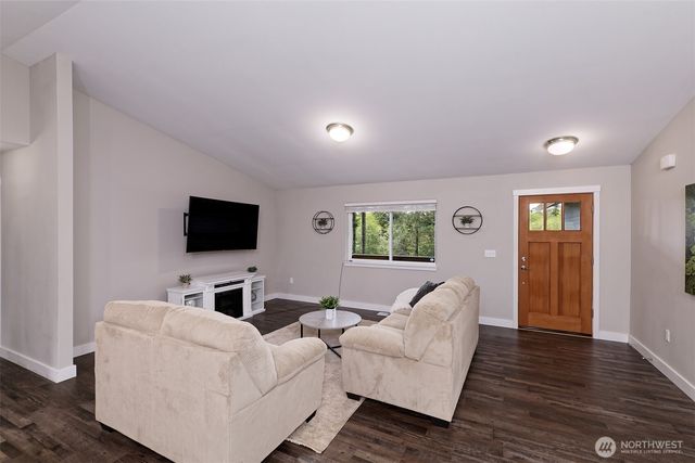 5031 E Rasor Road W, Belfair, WA 98528
