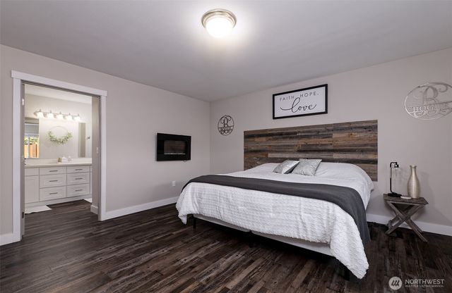 5031 E Rasor Road W, Belfair, WA 98528