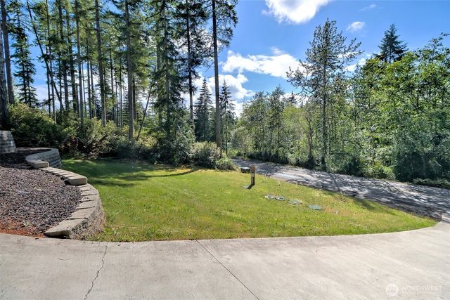 5031 E Rasor Road W, Belfair, WA 98528