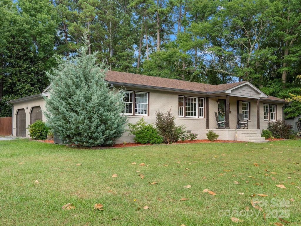 102 Ridge Avenue, Clover, SC 29710