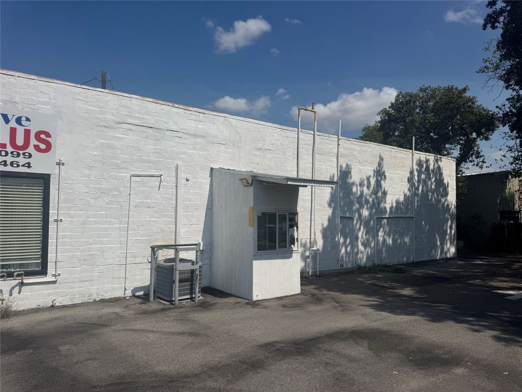 701 S Main Street, Cleburne, TX 76033 — photo 3