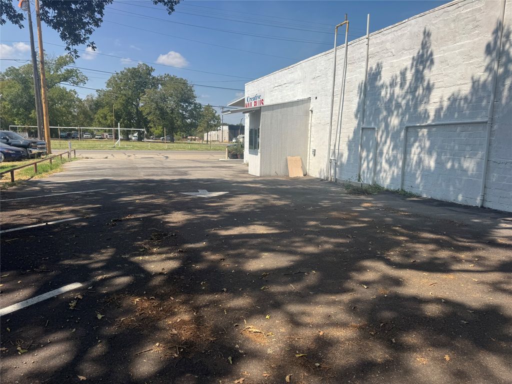 701 S Main Street, Cleburne, TX 76033 — photo 4