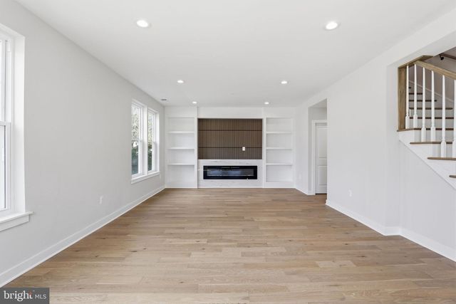 501 HORNERS LN, Rockville, MD 20850