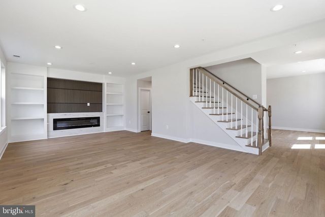 501 HORNERS LN, Rockville, MD 20850