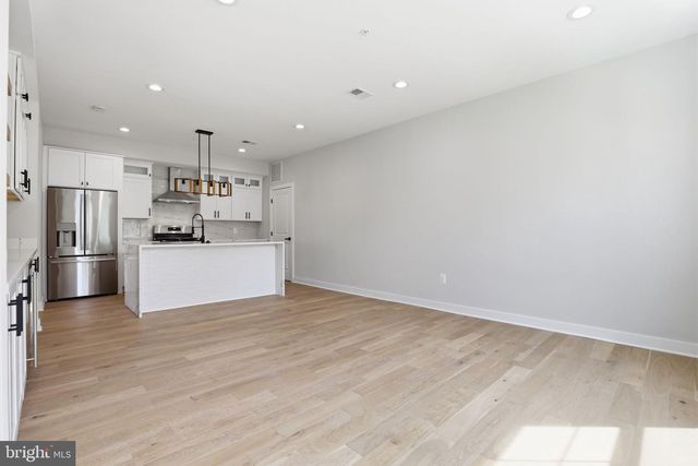 501 HORNERS LN, Rockville, MD 20850