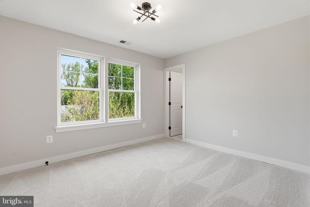 501 HORNERS LN, Rockville, MD 20850