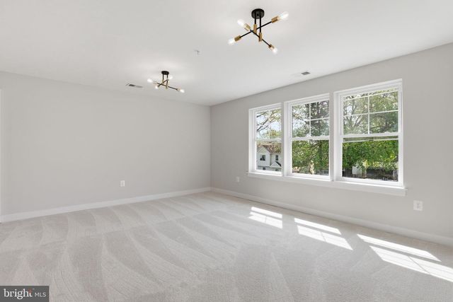501 HORNERS LN, Rockville, MD 20850