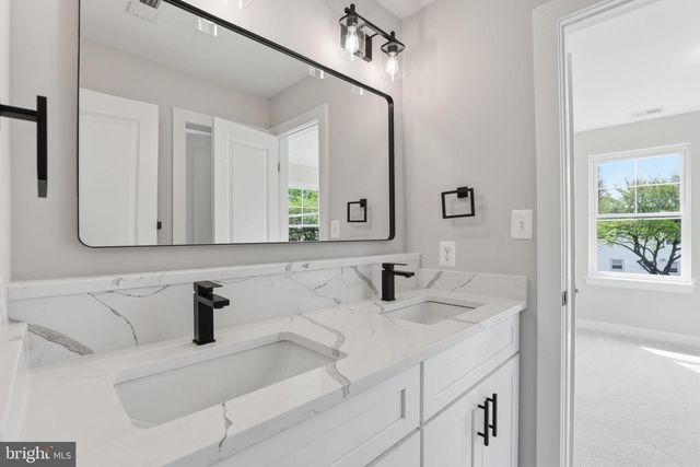 501 HORNERS LN, Rockville, MD 20850