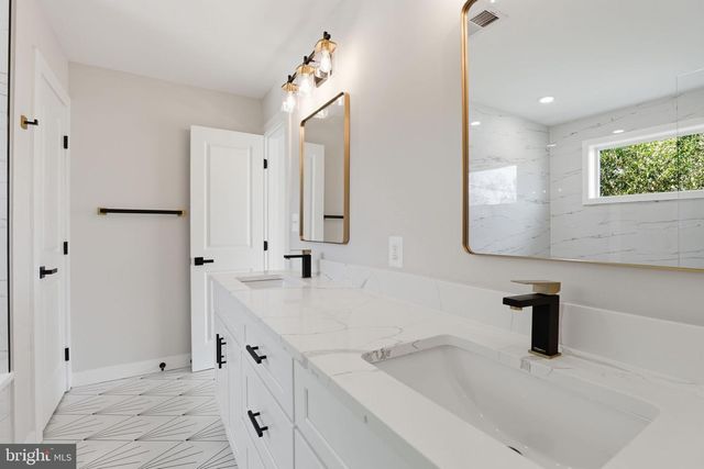 501 HORNERS LN, Rockville, MD 20850