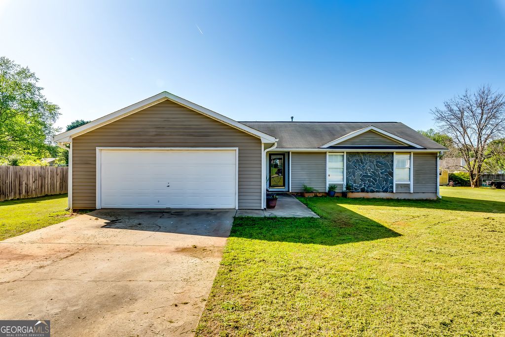 2582 Rosecommons Drive, Hampton, GA 30228