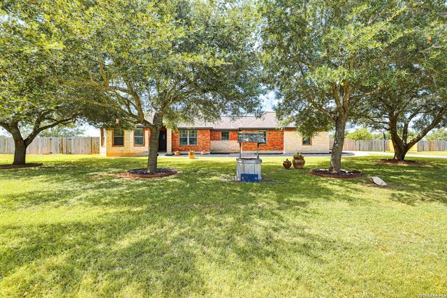 1860 County Road 6710, Lytle, TX 78052
