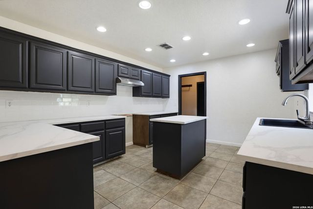 1860 County Road 6710, Lytle, TX 78052