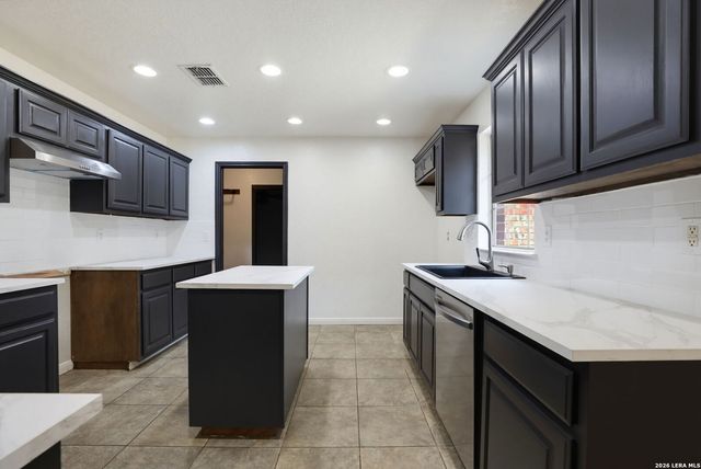 1860 County Road 6710, Lytle, TX 78052