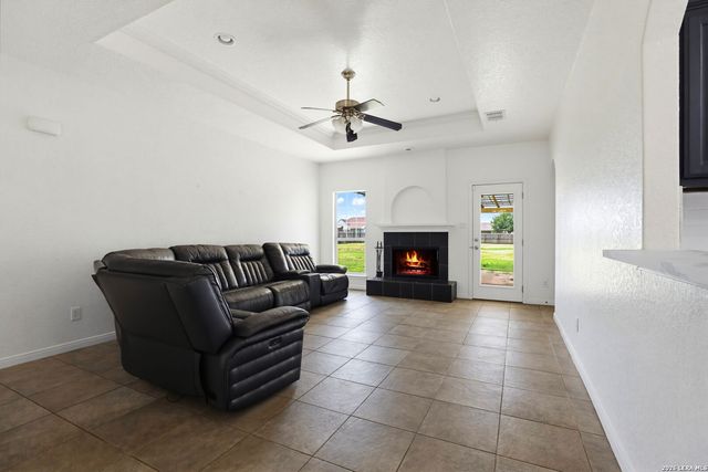 1860 County Road 6710, Lytle, TX 78052