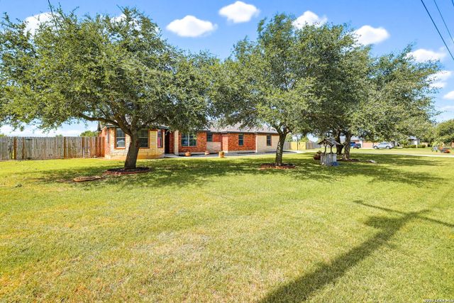 1860 County Road 6710, Lytle, TX 78052