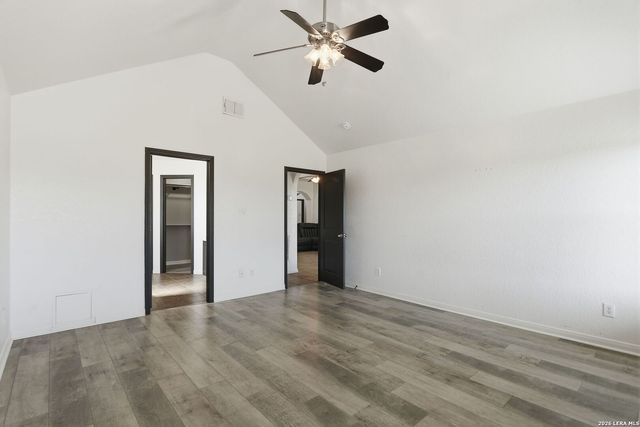 1860 County Road 6710, Lytle, TX 78052