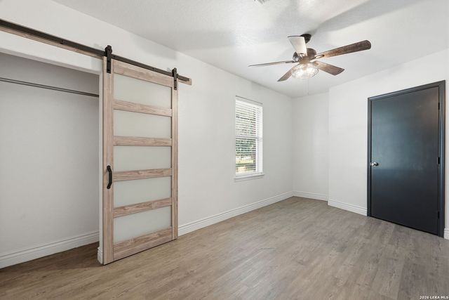 1860 County Road 6710, Lytle, TX 78052