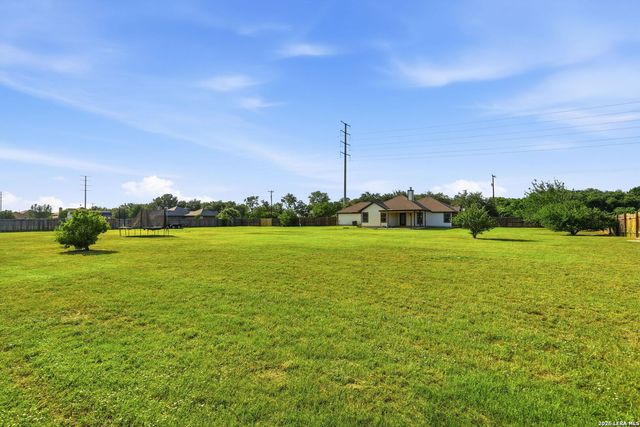 1860 County Road 6710, Lytle, TX 78052