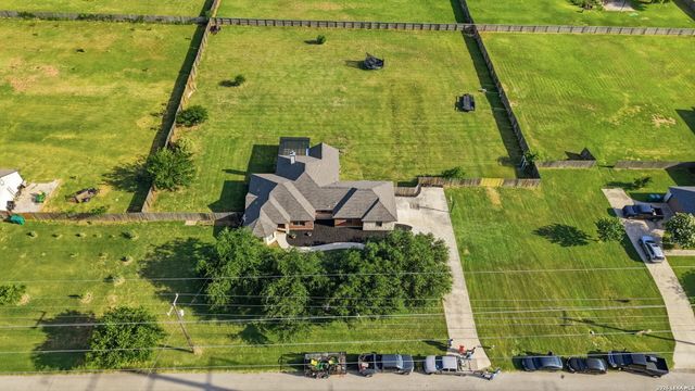 1860 County Road 6710, Lytle, TX 78052
