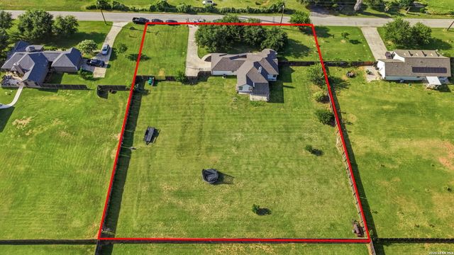 1860 County Road 6710, Lytle, TX 78052