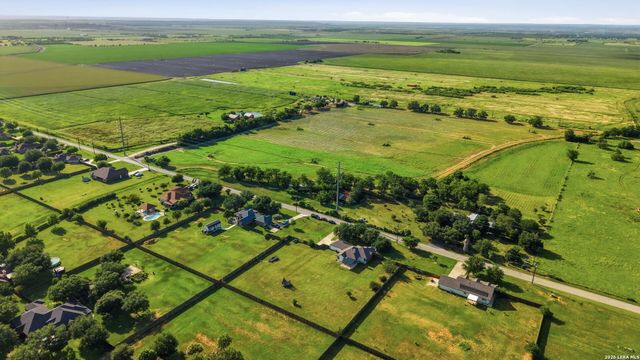 1860 County Road 6710, Lytle, TX 78052